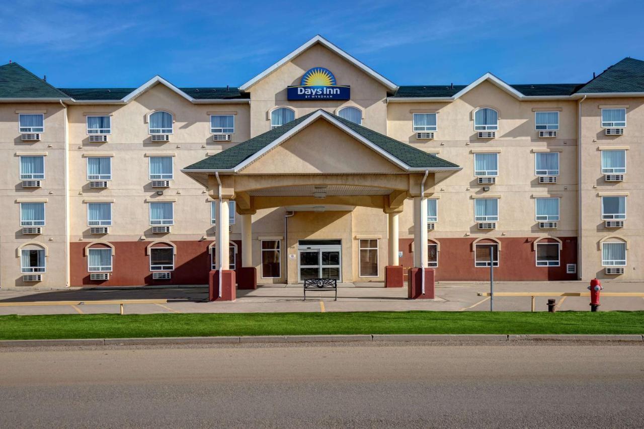 Days Inn By Wyndham Dawson Creek Eksteriør billede