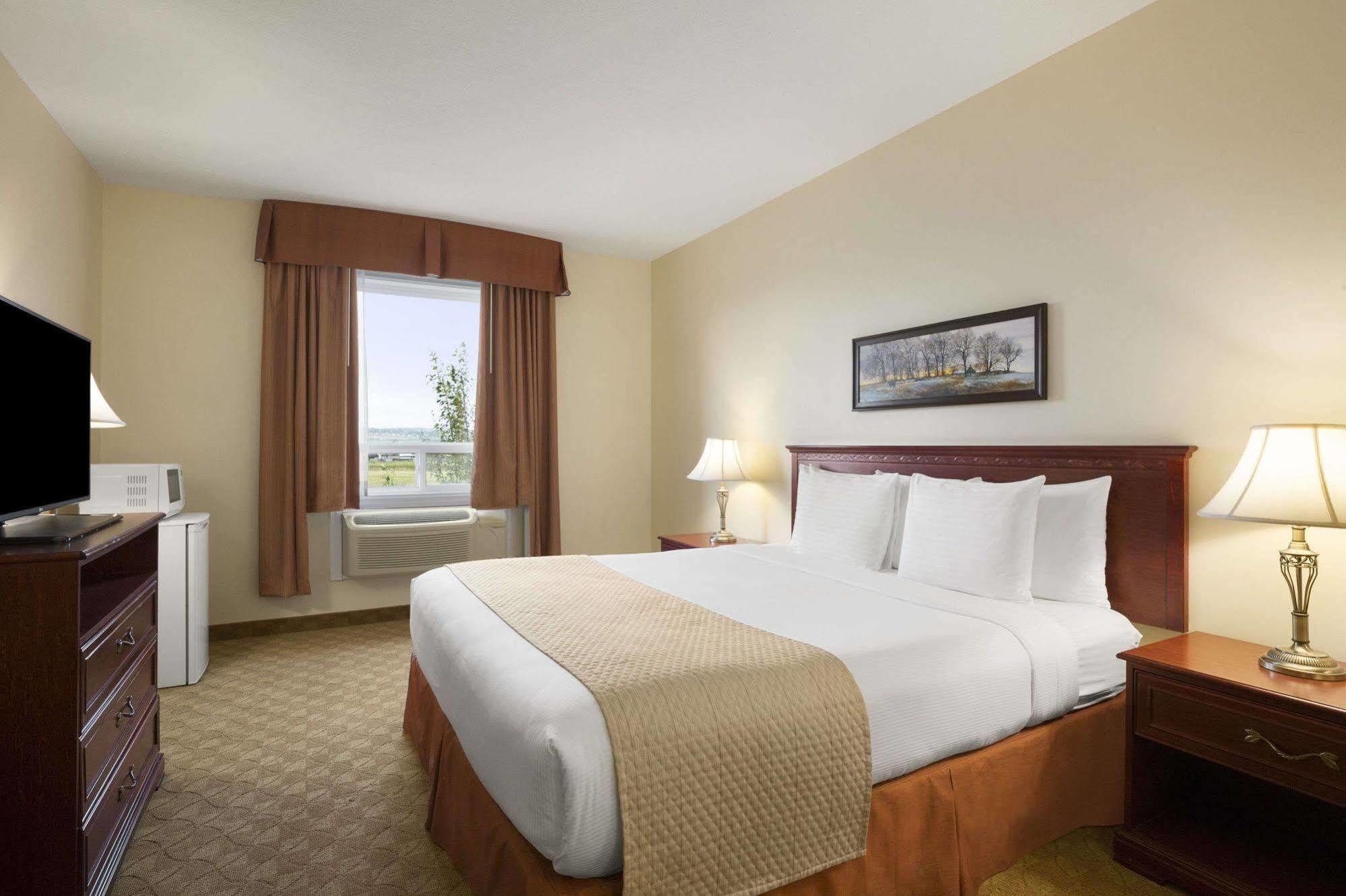 Days Inn By Wyndham Dawson Creek Eksteriør billede